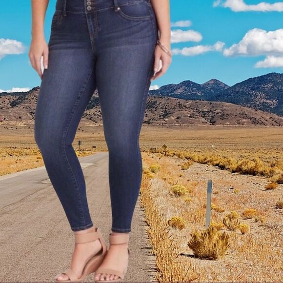 Torrid blue jean jeggins!! Nwt - Picture 3 of 11